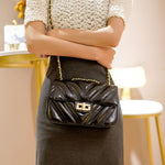 Load image into Gallery viewer, Balck and white quilted crossbody bag
