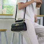 Carica l&#39;immagine nel visualizzatore di Gallery, Puffy quilted crossbody bag with rivet
