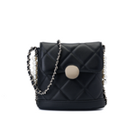 Charger l&#39;image dans la galerie, Quilted Shoulder Bag with Pearl Chain Strap
